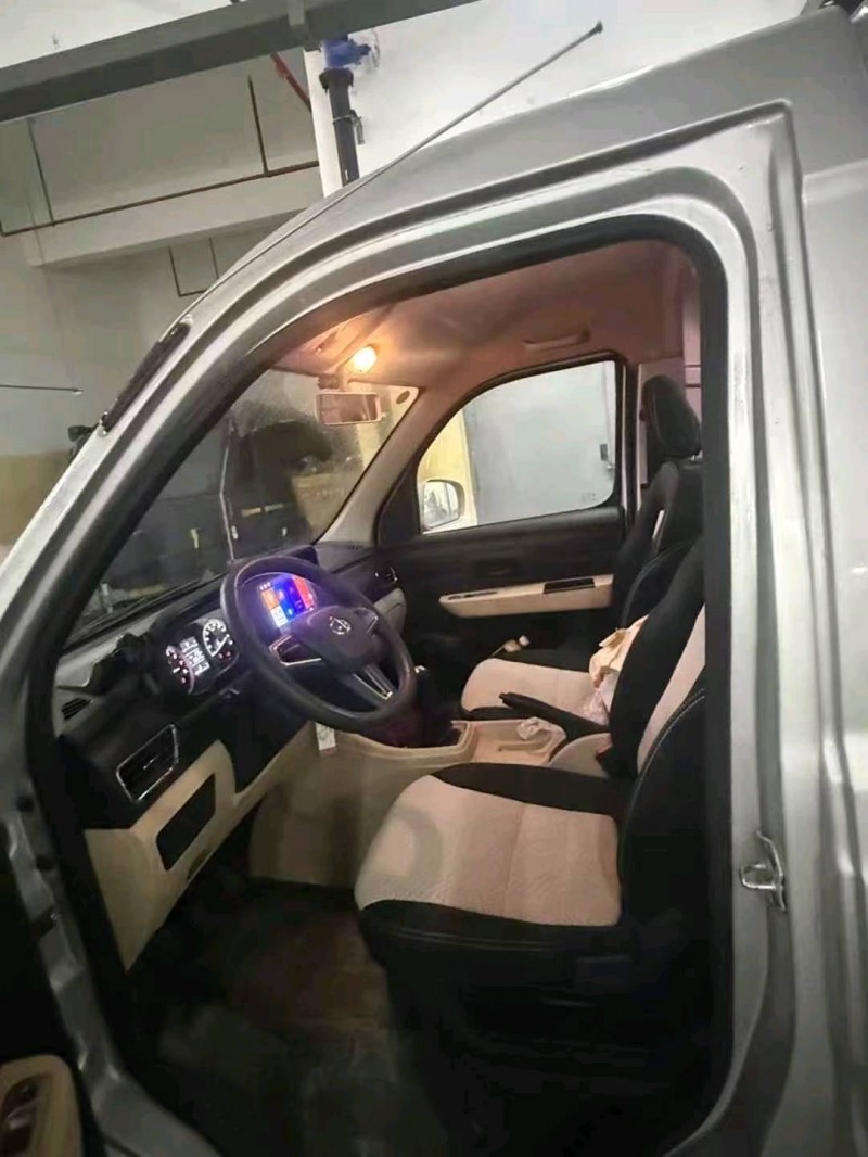 重庆25年长安汽车跨越王7