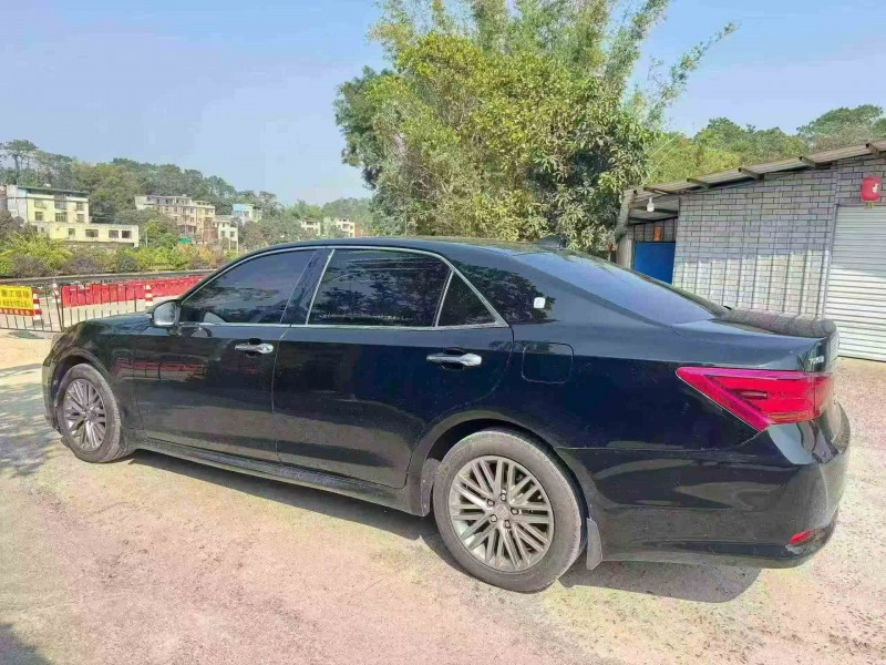 贵港17年丰田皇冠7