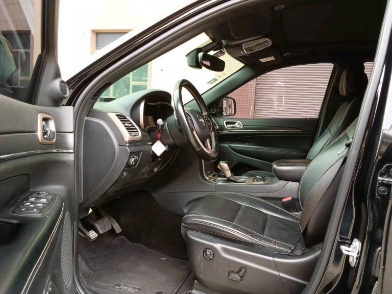 东莞18年Jeep大切诺基4