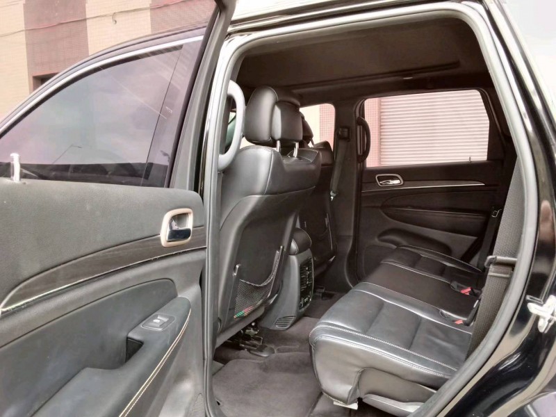 东莞18年Jeep大切诺基6