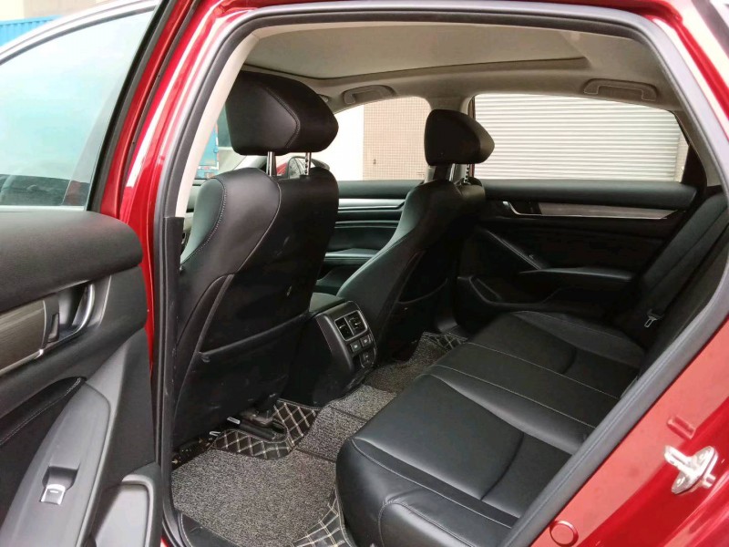 东莞21年本田雅阁6