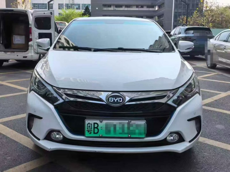 深圳17年比亚迪秦1