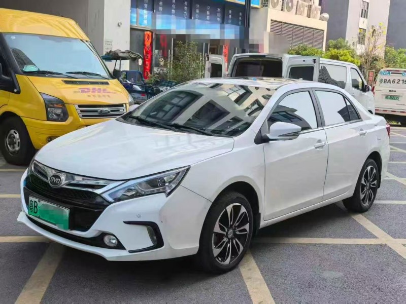 深圳17年比亚迪秦2