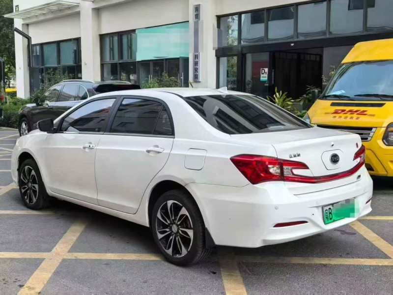 深圳17年比亚迪秦7