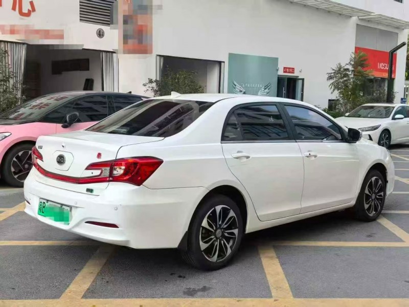 深圳17年比亚迪秦8