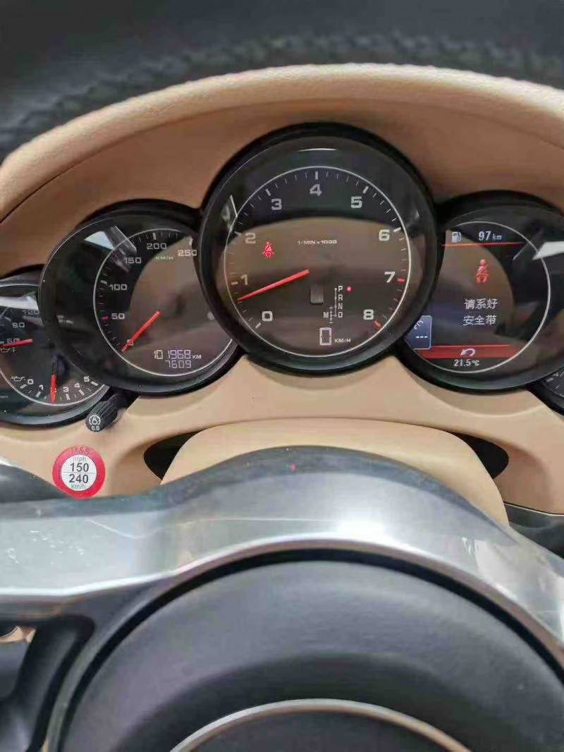 武汉14年保时捷卡宴2