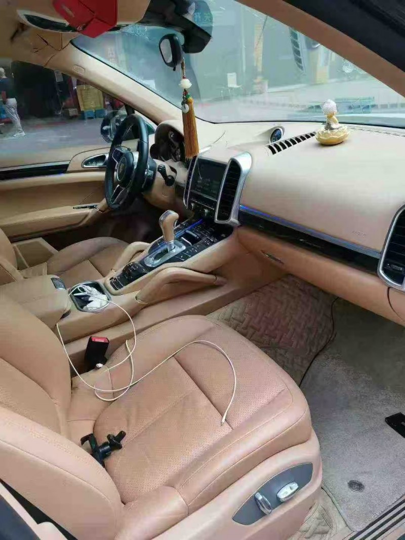 武汉14年保时捷卡宴4