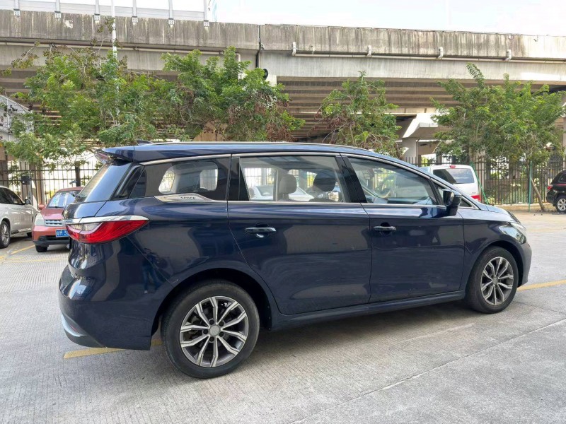 东莞20年比亚迪宋MAX8