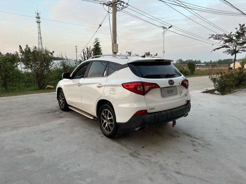 徐州17年比亚迪宋3