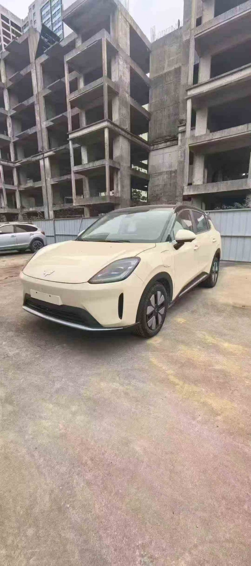 贵港25年五菱汽车缤果2