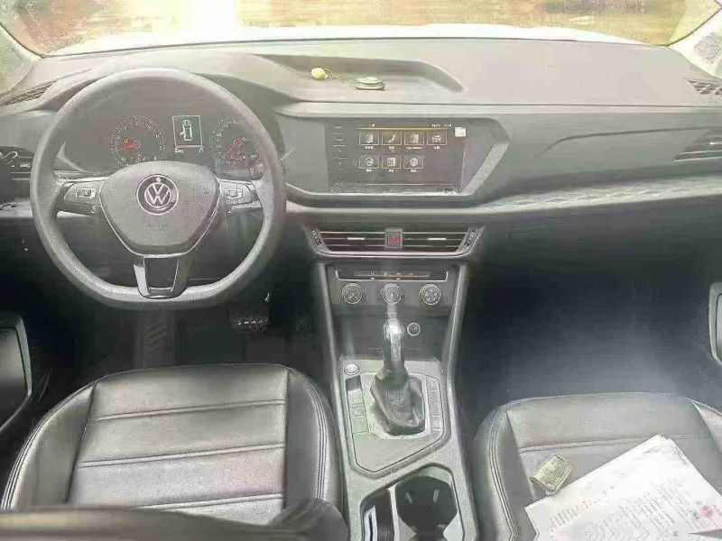 钦州22年大众途岳4