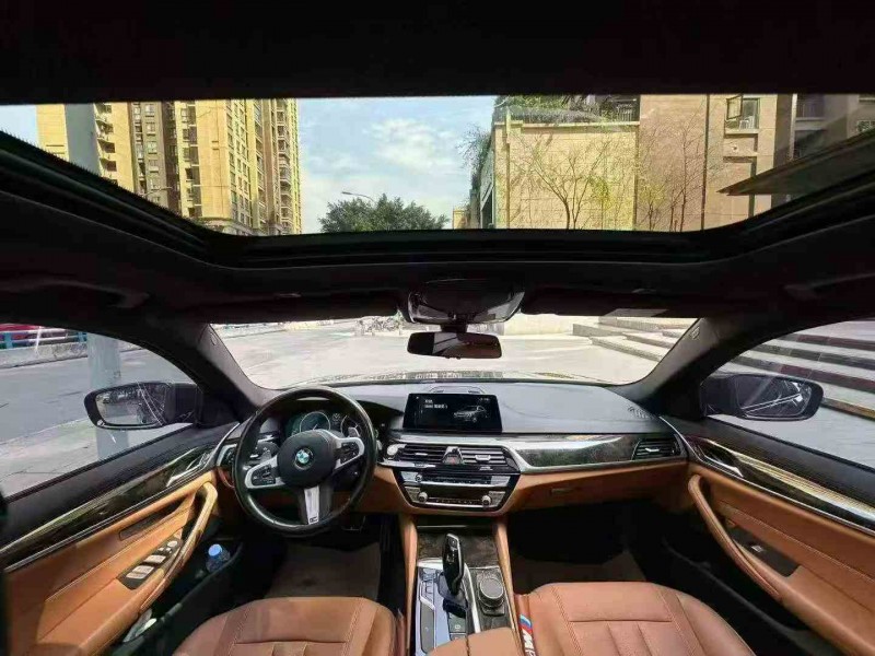 重庆19年宝马5系5