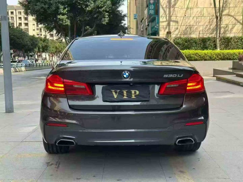 重庆19年宝马5系9