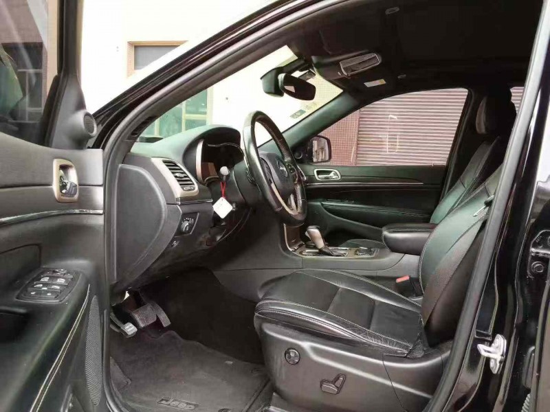 东莞18年Jeep大切诺基4