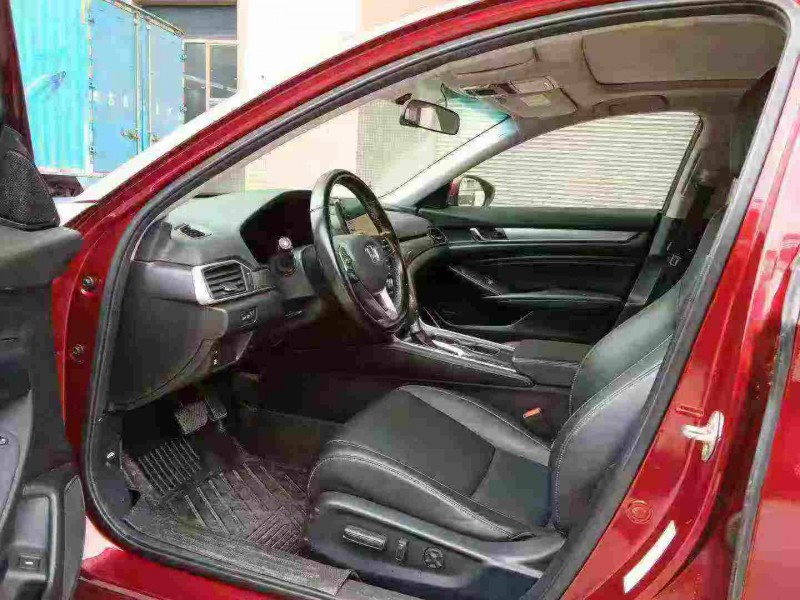 东莞21年本田雅阁4