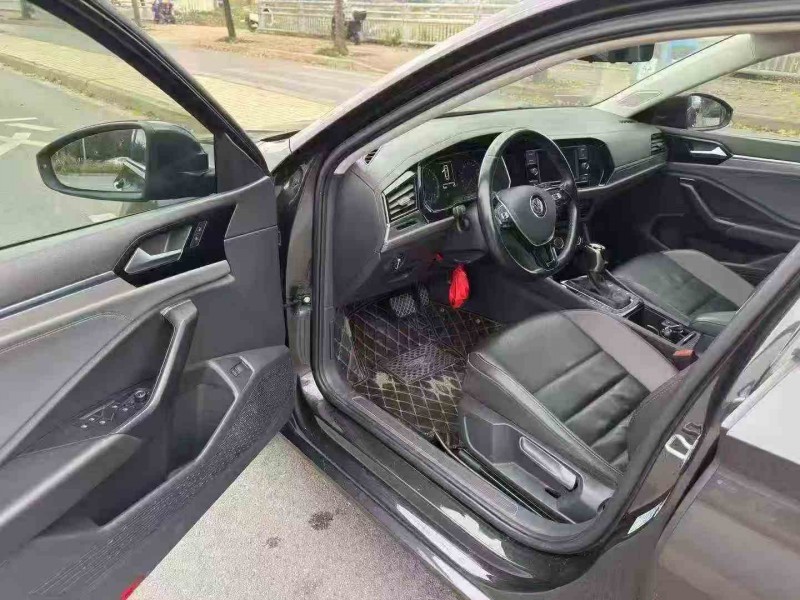 贵港20年大众速腾3