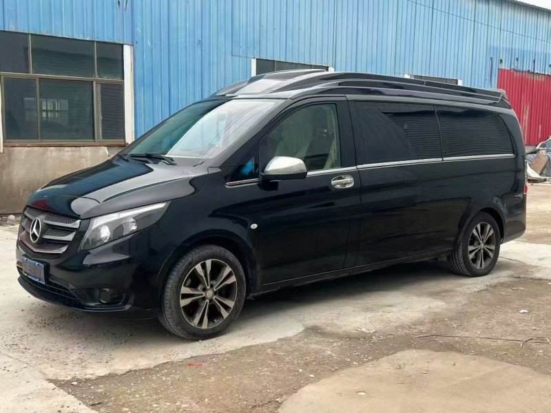 徐州17年奔驰威霆2