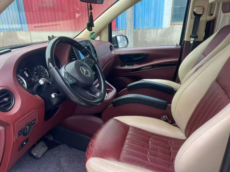 徐州17年奔驰威霆5