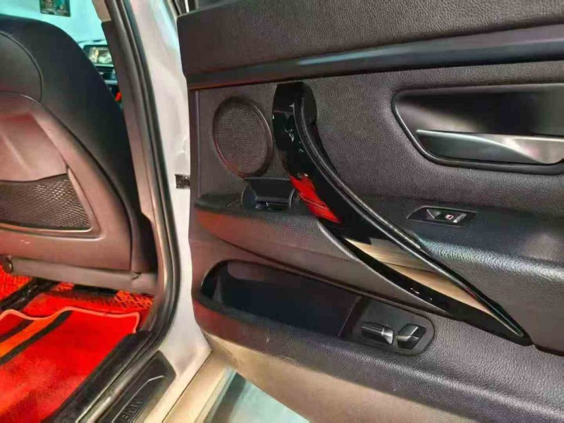 重庆17年宝马3系7