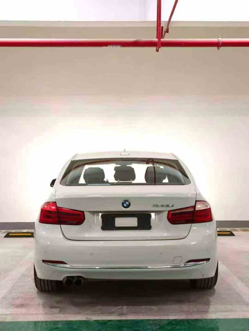 重庆17年宝马3系8