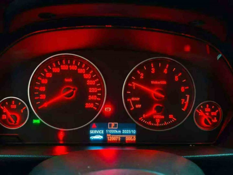 重庆17年宝马3系9