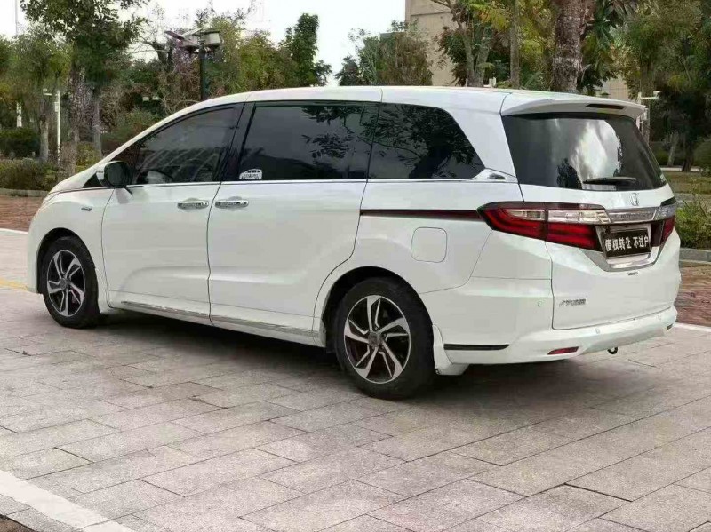 钦州17年本田奥德赛5