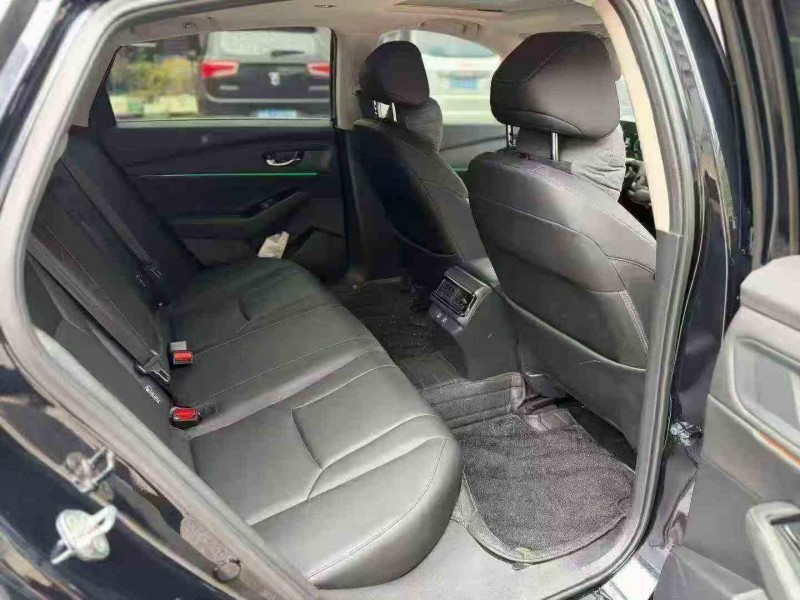 梧州25年本田雅阁4