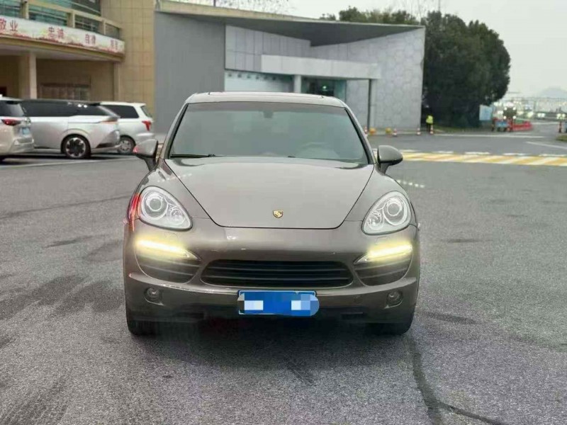 金华13年保时捷卡宴1