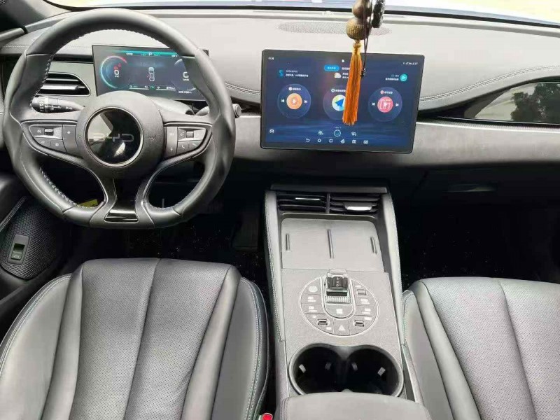 深圳25年比亚迪海豹5