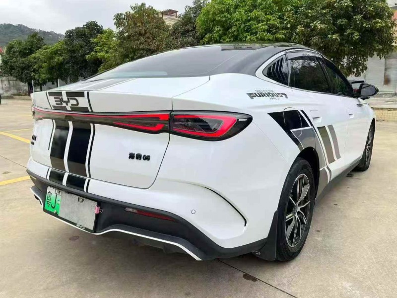 深圳25年比亚迪海豹8