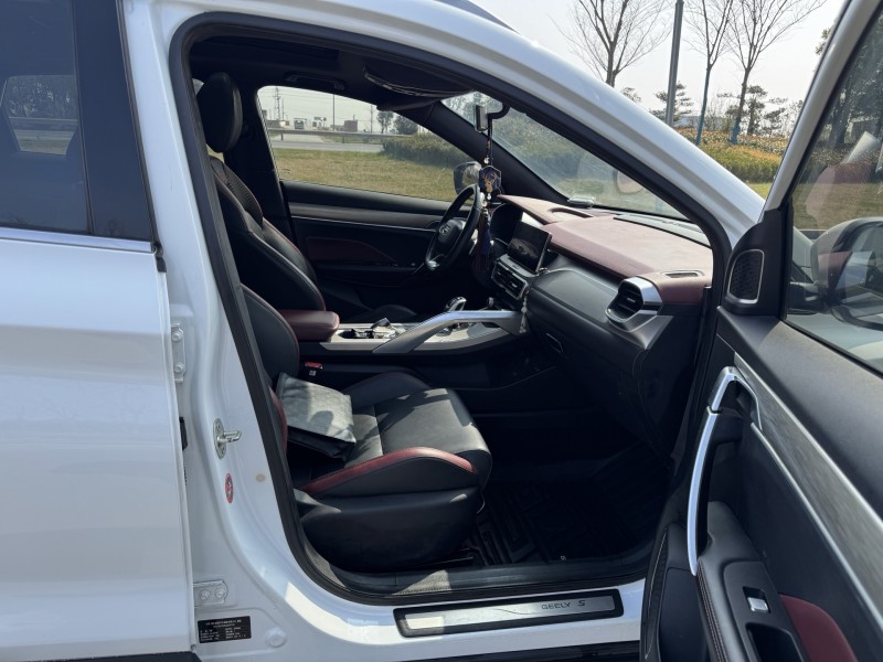 盐城19年吉利缤越9