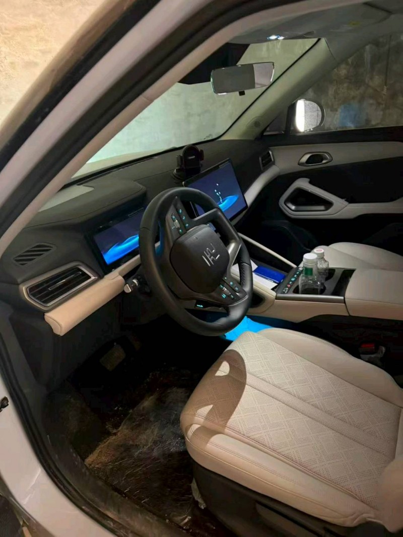 保定25年比亞迪元3