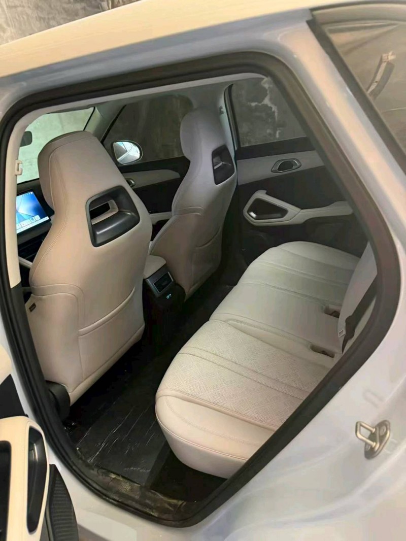 保定25年比亞迪元5