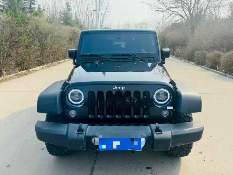 济宁18年Jeep牧马人1