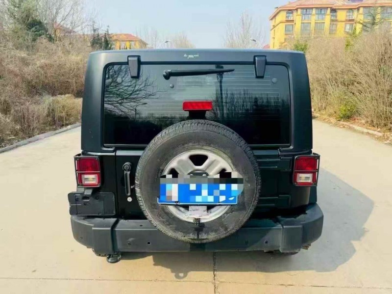 济宁18年Jeep牧马人8