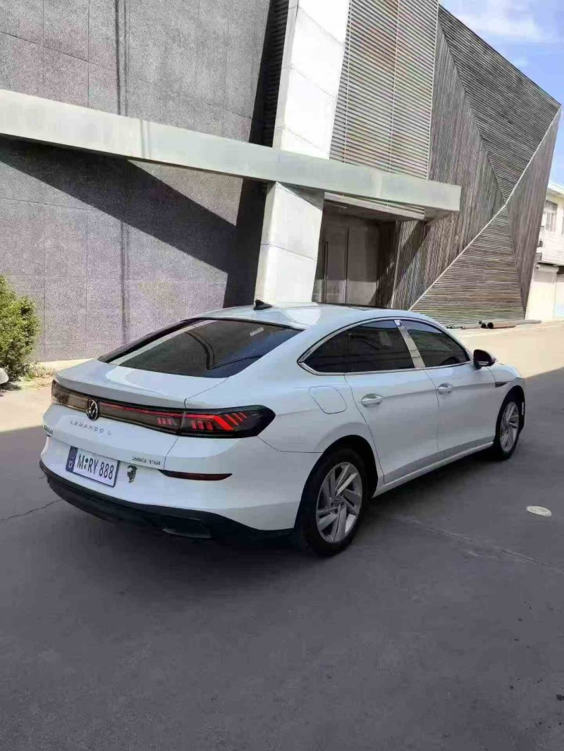 济宁22年大众凌渡8