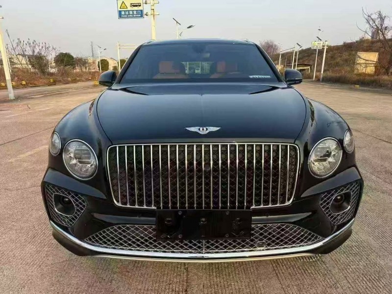 邵阳24年宾利添越1