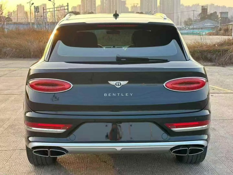 邵阳24年宾利添越8