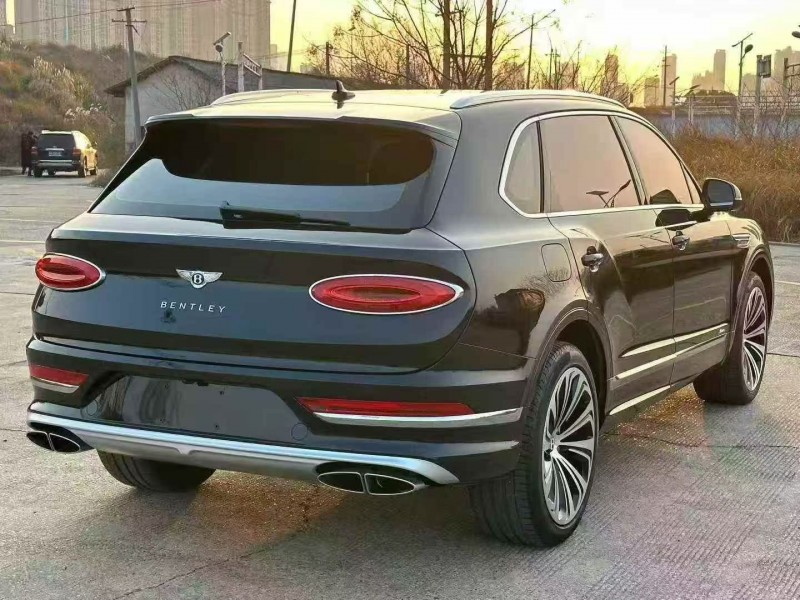 邵阳24年宾利添越9