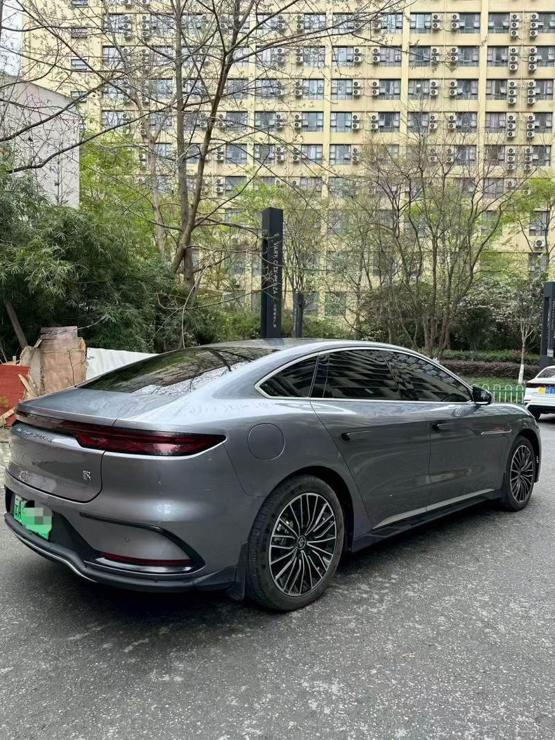 成都24年比亚迪汉9