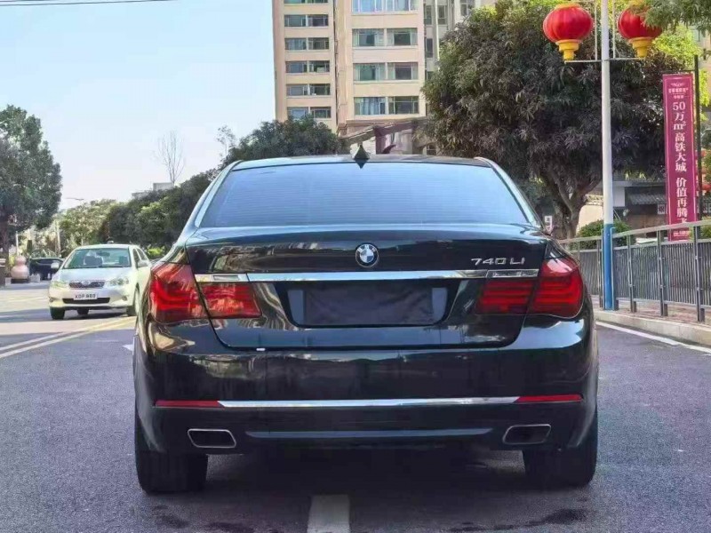 广州13年宝马7系9