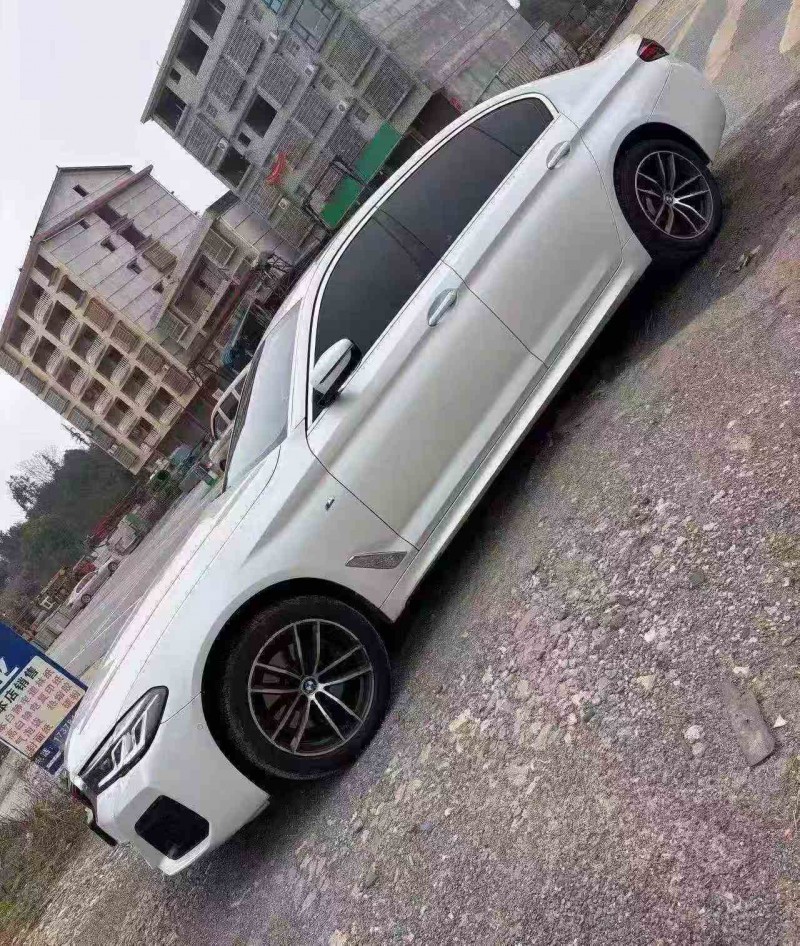 张家界22年宝马5系3