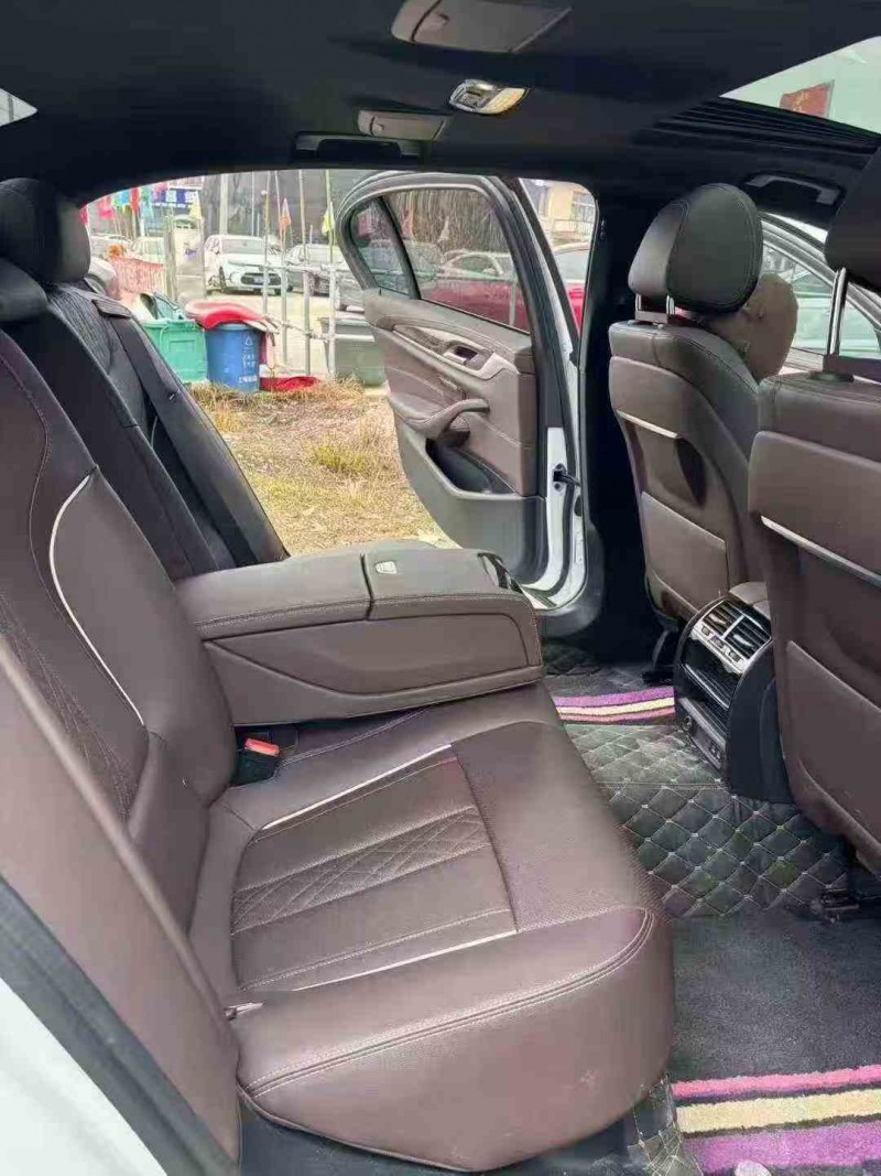 张家界22年宝马5系5