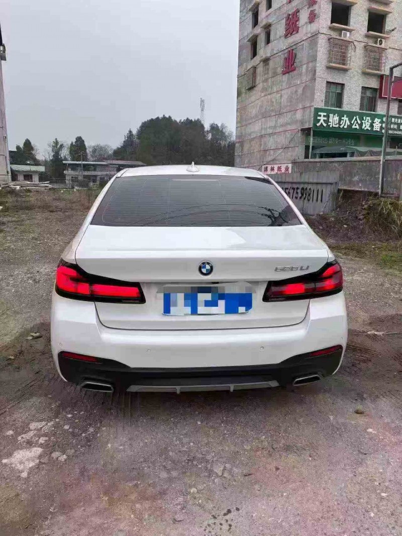 张家界22年宝马5系9