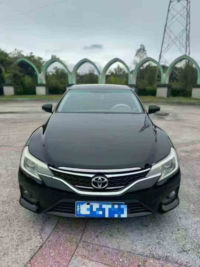 贵港15年丰田锐志1