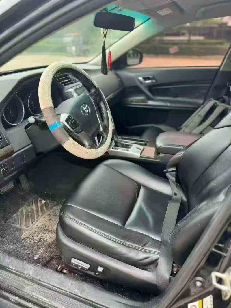 贵港15年丰田锐志4