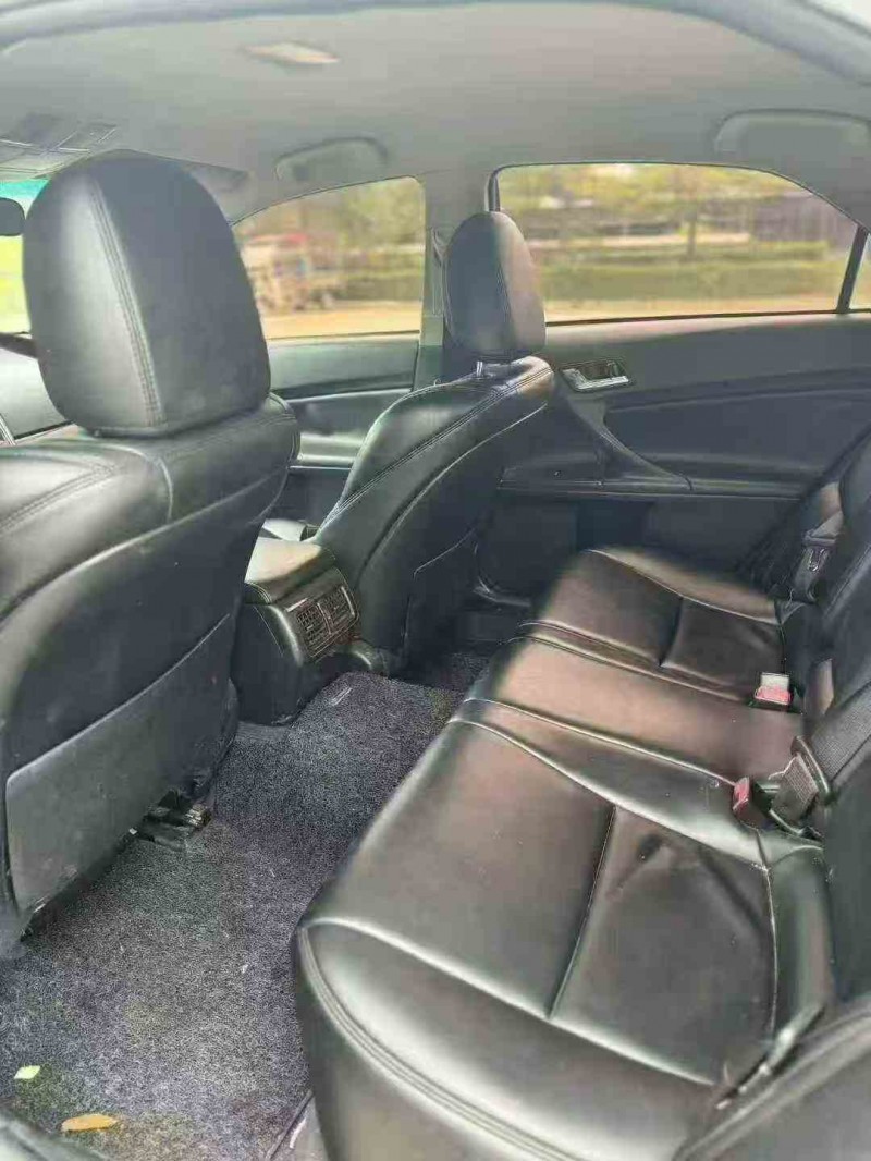 贵港15年丰田锐志5