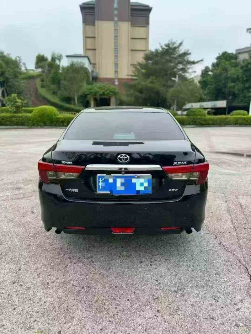 贵港15年丰田锐志8