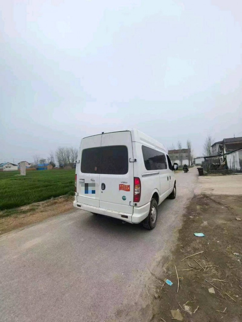 东营22年大通V806