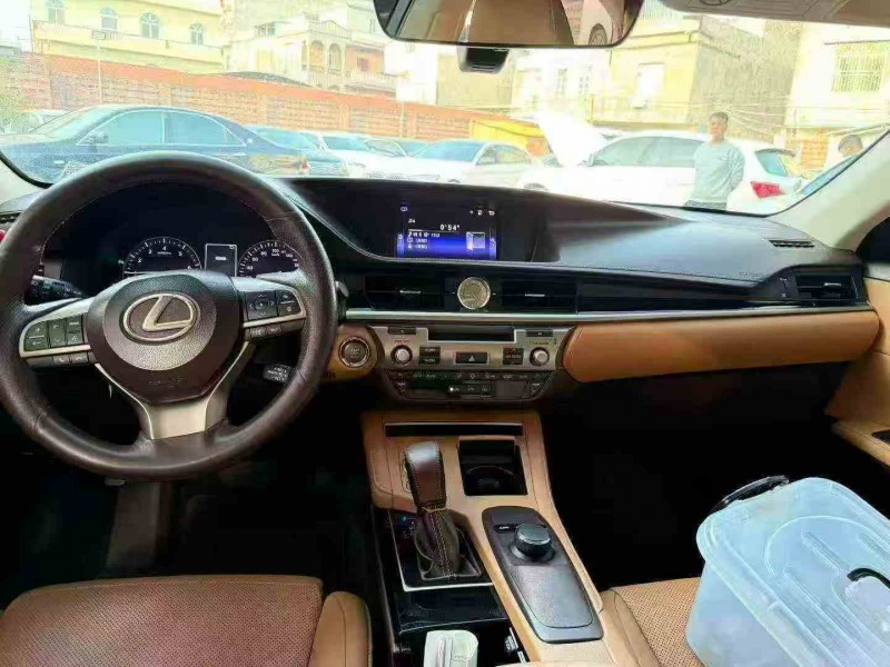 梧州16年雷克萨斯ES6